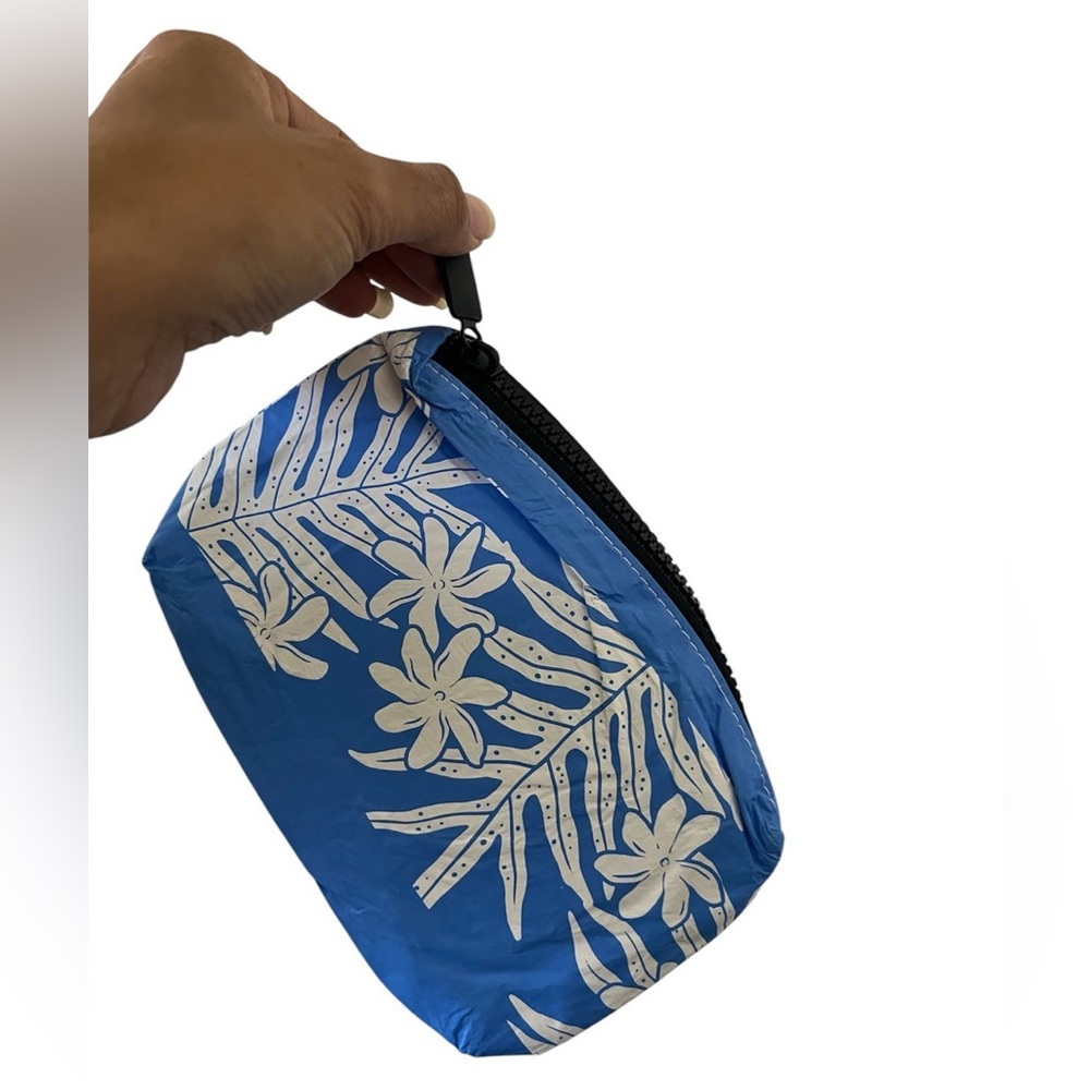 *SOLD* ALOHA COLLECTION mini pouch laua’e fern and tiare print BNWOT